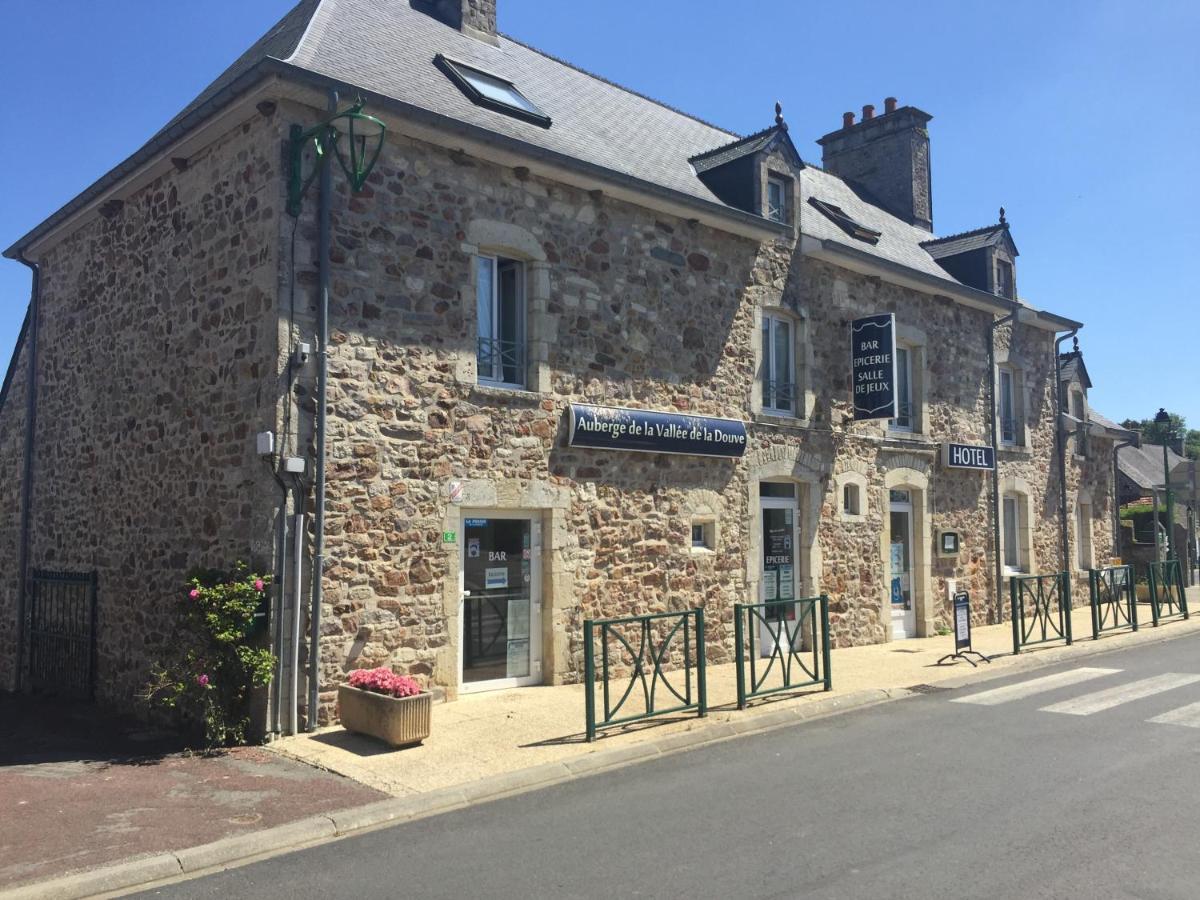 Auberge Vallee De La Douve L'Etang-Bertrand Eksteriør billede