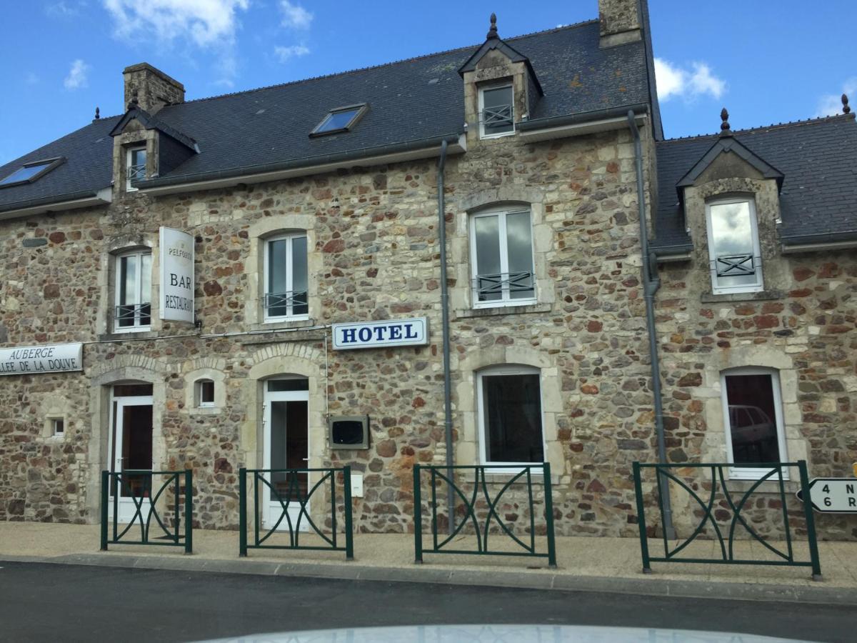 Auberge Vallee De La Douve L'Etang-Bertrand Eksteriør billede